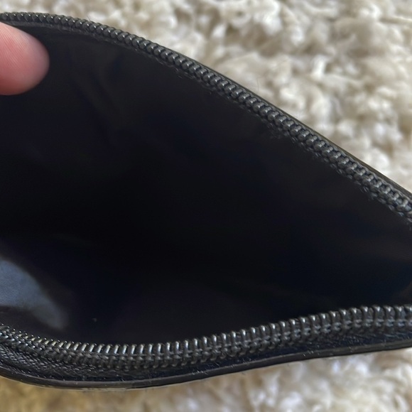 Victoria's Secret Forever an Angel Black Patent Makeup Bag Zip Travel - Picture 6 of 6